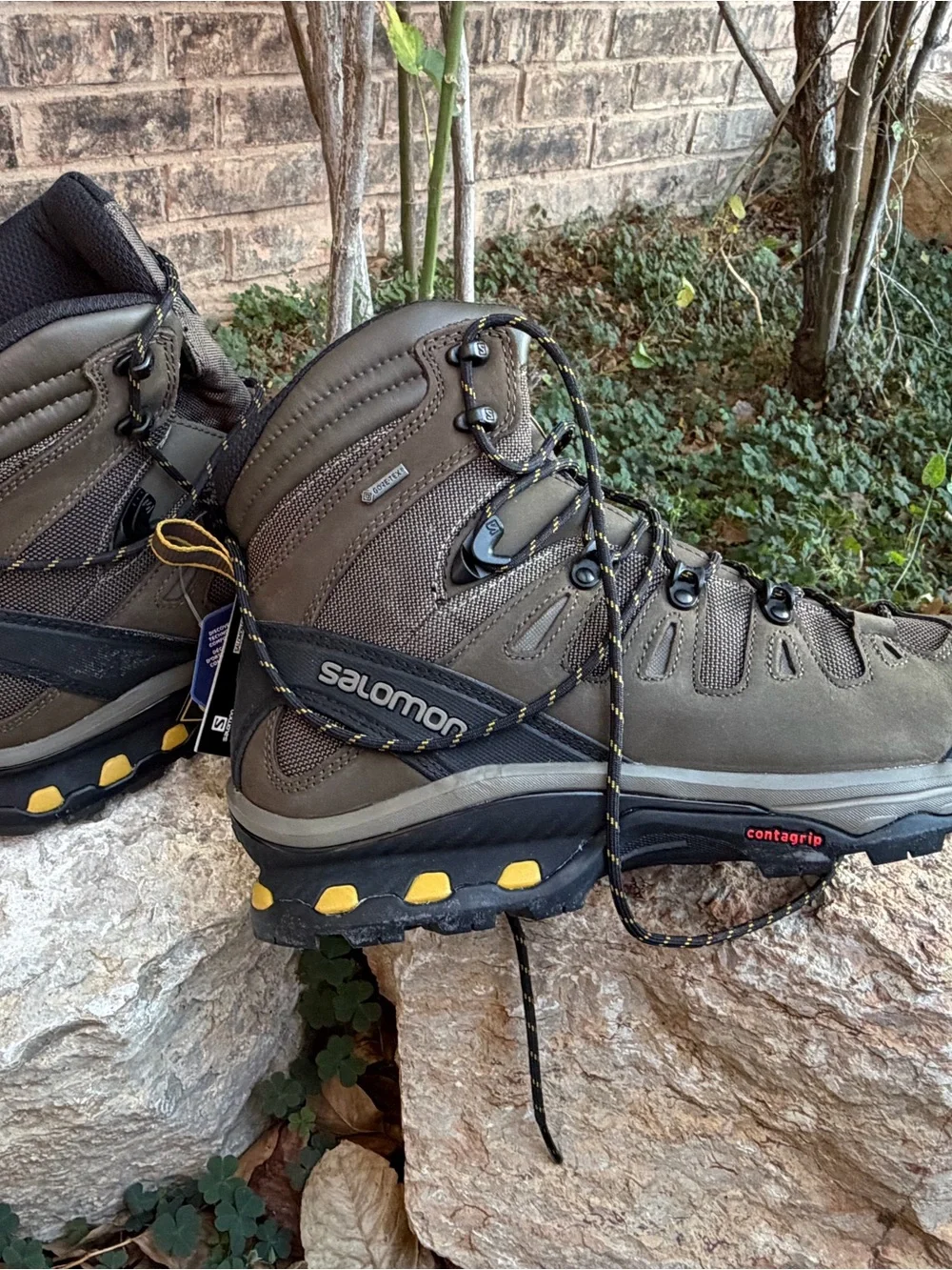 Quest 4D 3 GTX Salomon Men's Brown Hiking Boots with Yellow Tabs